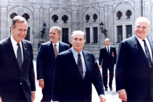 George Bush François Mitterrand Helmut Kohl